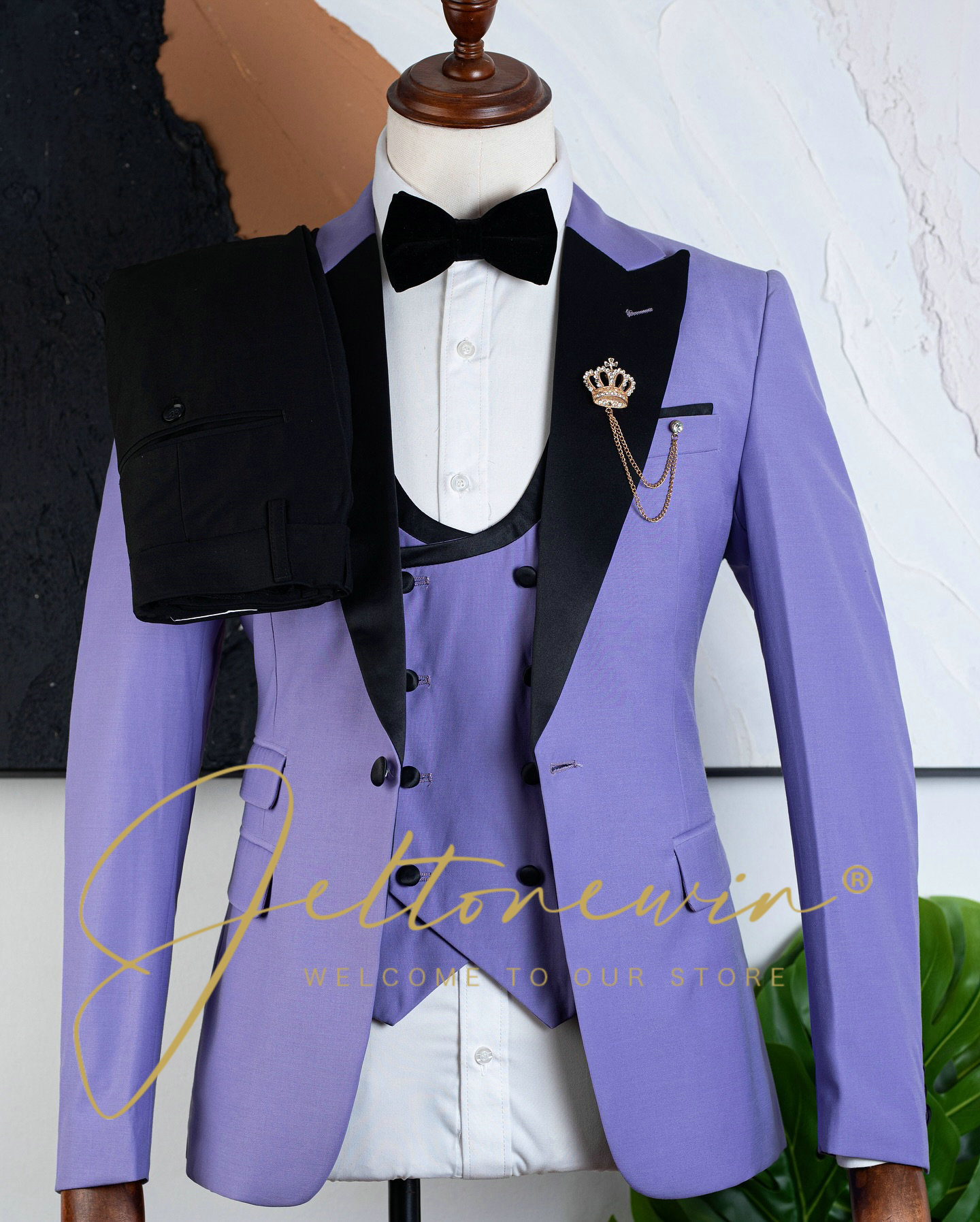 Men Formal Wear Purple - ชุดทักซิโด้สีม่วงสามชิ้นสำหรับผู้ชาย พร้อมปกผ้าซาตินสีดำ ทรงเข้ารูป สำหรับงานแต่งงาน งานเลี้ยง งานอีเว้นท์